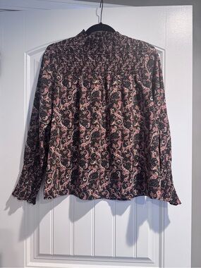 THML paisley long sleeve, mock neck lightweight blouse, small. Excellent
